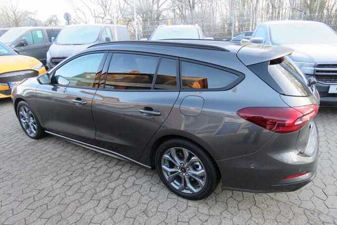 Ford Focus ST-Line X Automatic AHK