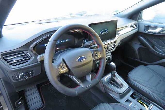 Ford Focus ST-Line X Automatic AHK