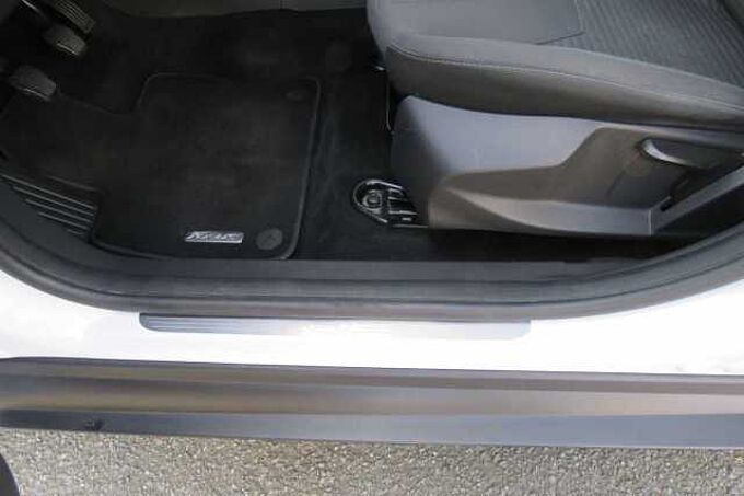 Ford Focus Turnier Titanium Navi AHK 85TKM