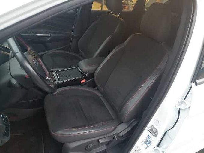 Ford Kuga 1.5 ST-Line/Navi