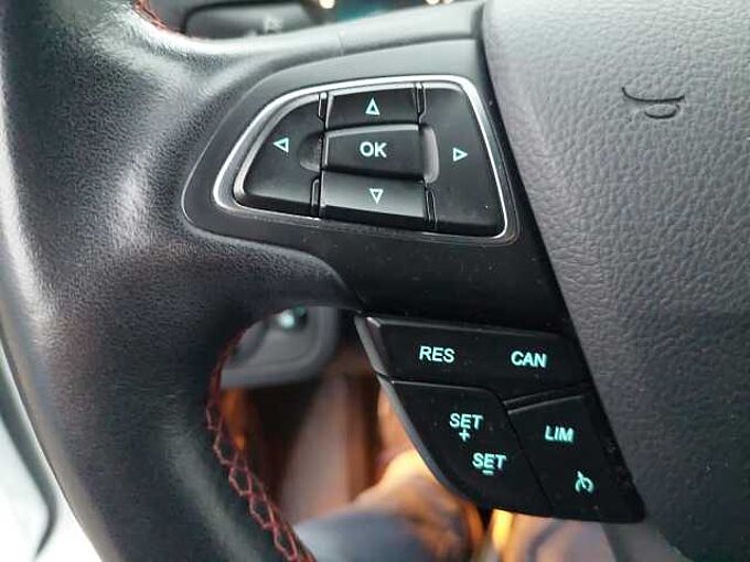 Ford Kuga 1.5 ST-Line/Navi