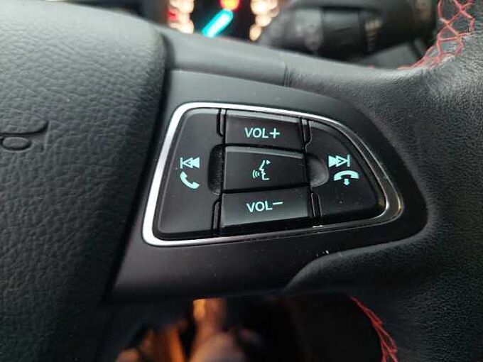 Ford Kuga 1.5 ST-Line/Navi