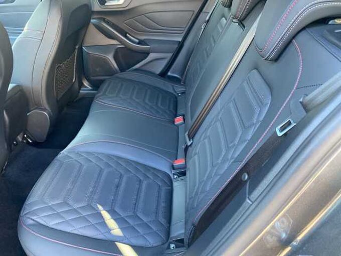 Ford Focus ST-Line X Automatic AHK