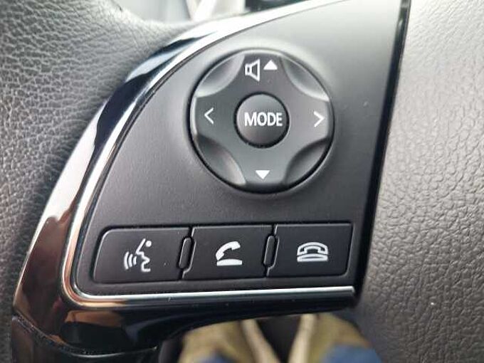 Mitsubishi Eclipse Cross Plug-in Hybrid Plus AHK 1. Hand