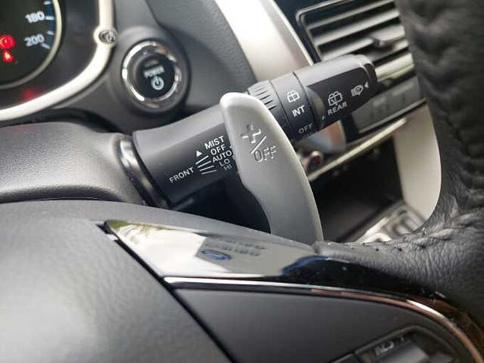 Mitsubishi Eclipse Cross Plug-in Hybrid Plus AHK 1. Hand