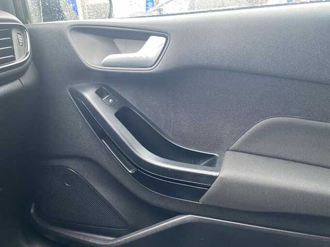 Ford Fiesta Cool&Connect Navi Wipa