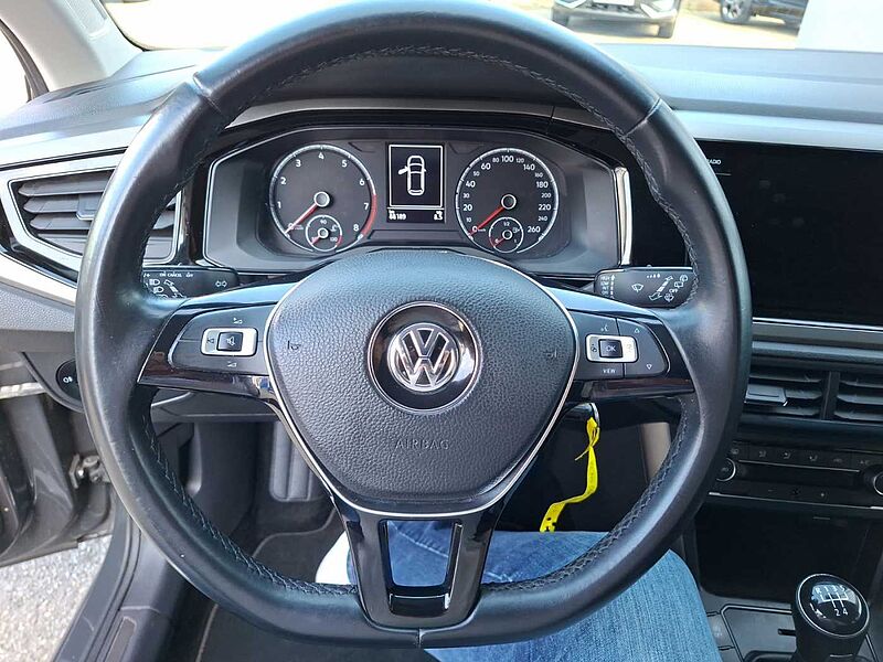 Volkswagen Polo VI 1.0 Comfortline