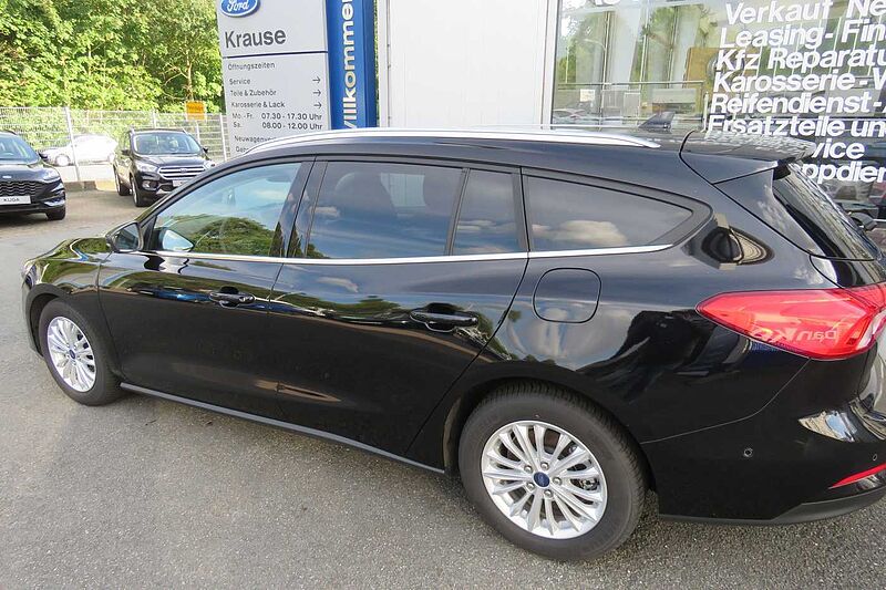 Ford Focus Turnier Titanium Hybrid Navi LED