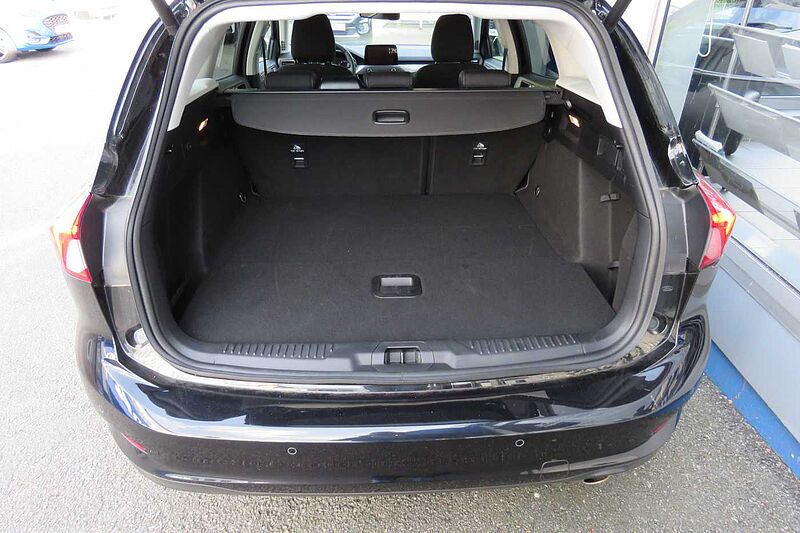 Ford Focus Turnier Titanium Hybrid Navi LED