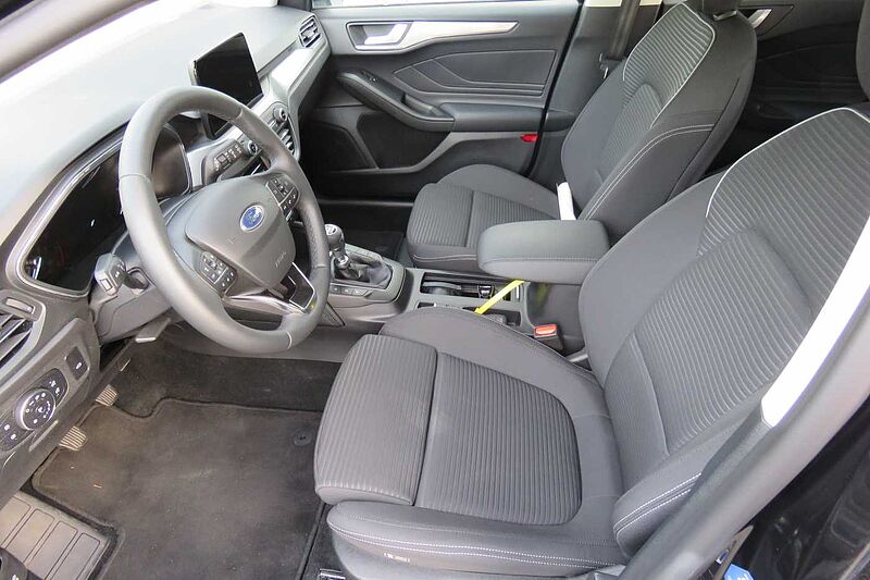 Ford Focus Turnier Titanium Hybrid Navi LED