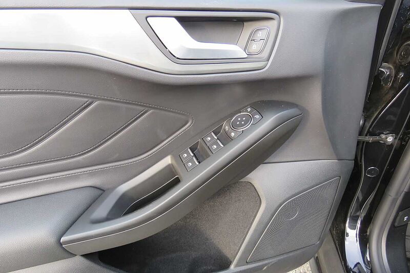 Ford Focus Turnier Titanium Hybrid Navi LED