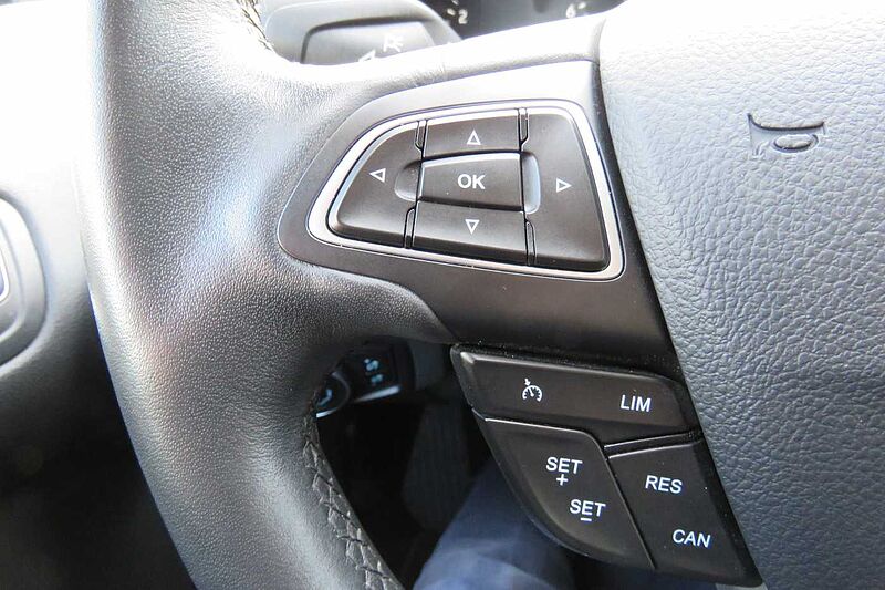 Ford Focus Turnier Titanium Navi AHK 85TKM