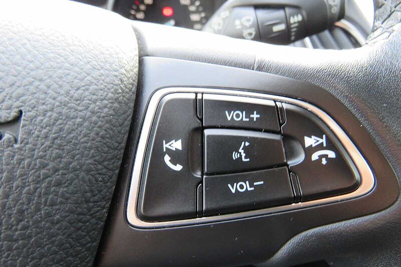 Ford Focus Turnier Titanium Navi AHK 85TKM