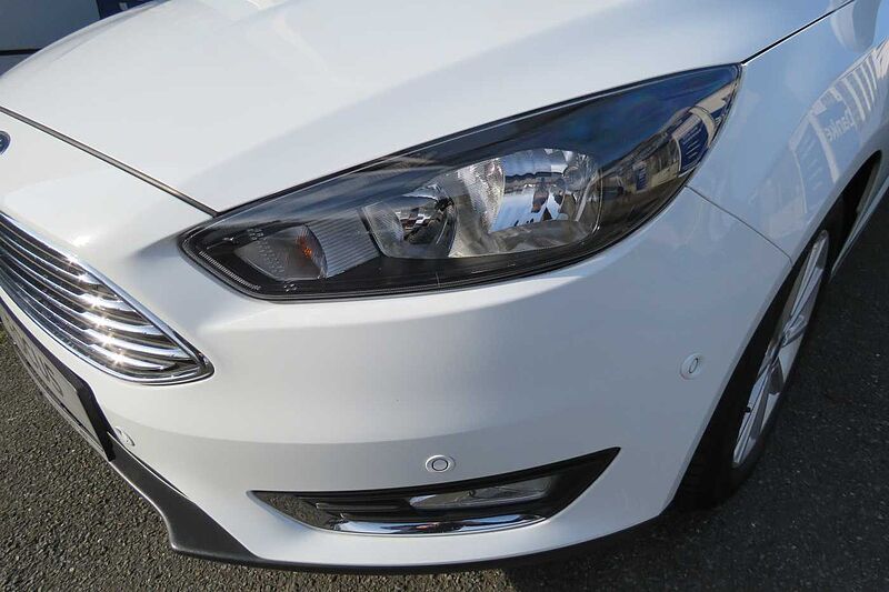 Ford Focus Turnier Titanium Navi AHK 85TKM