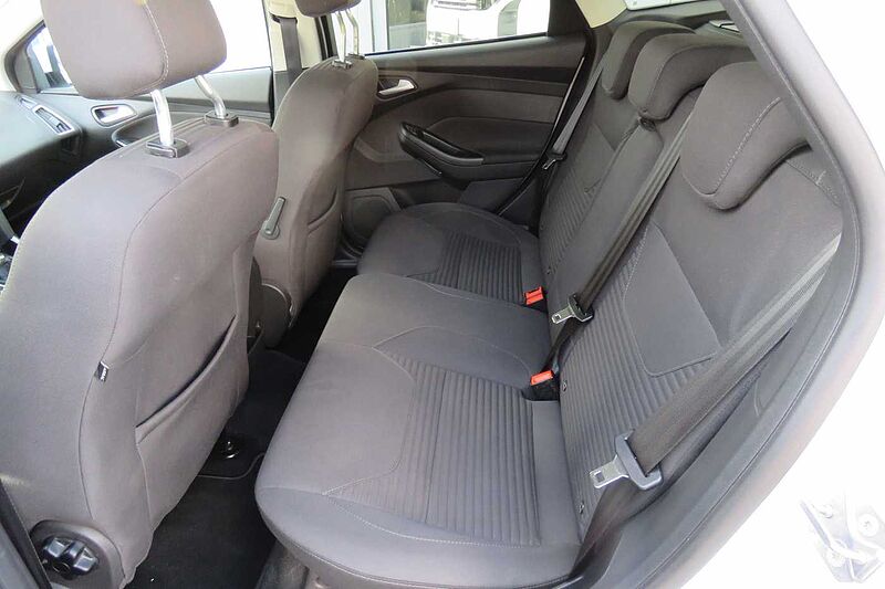 Ford Focus Turnier Titanium Navi AHK 85TKM