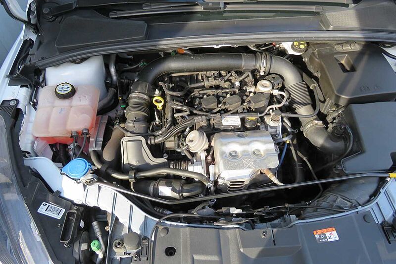 Ford Focus Turnier Titanium Navi AHK 85TKM