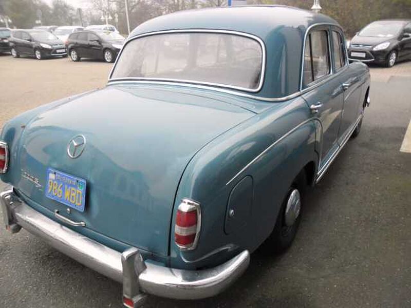 Mercedes-Benz Verkauft : 220 S Ponton/ Faltdach