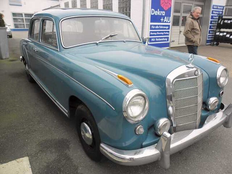 Mercedes-Benz Verkauft : 220 S Ponton/ Faltdach