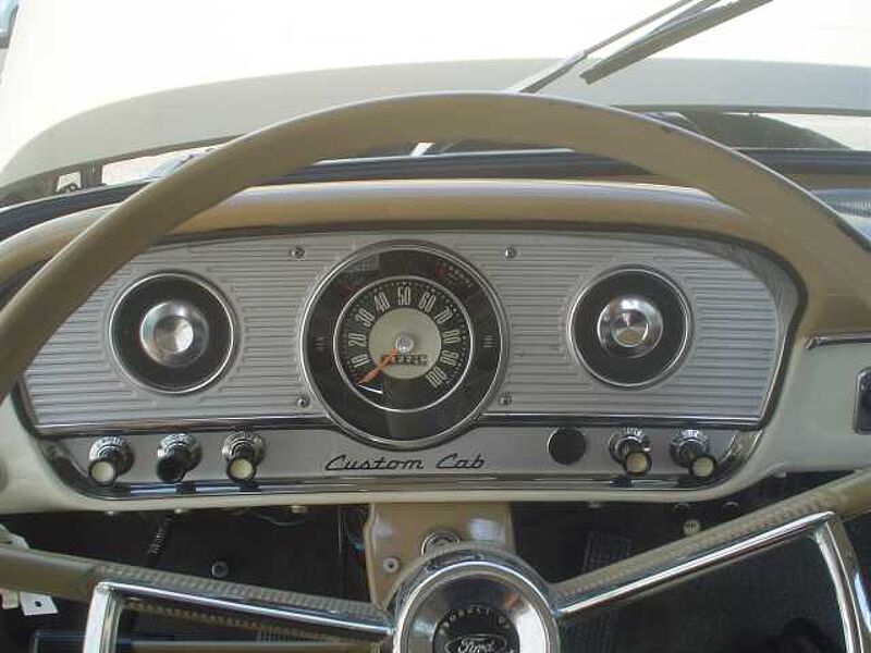 Ford Verkauft : Pickup F 100 V8 Custom Cab. 1964