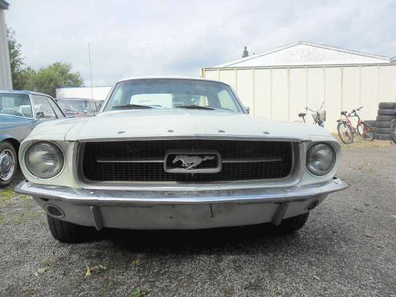 Ford Verkauft : Mustang Coupe V8 Automatic