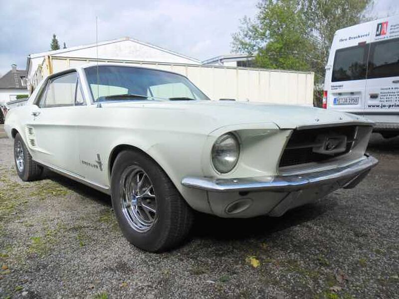 Ford Verkauft : Mustang Coupe V8 Automatic