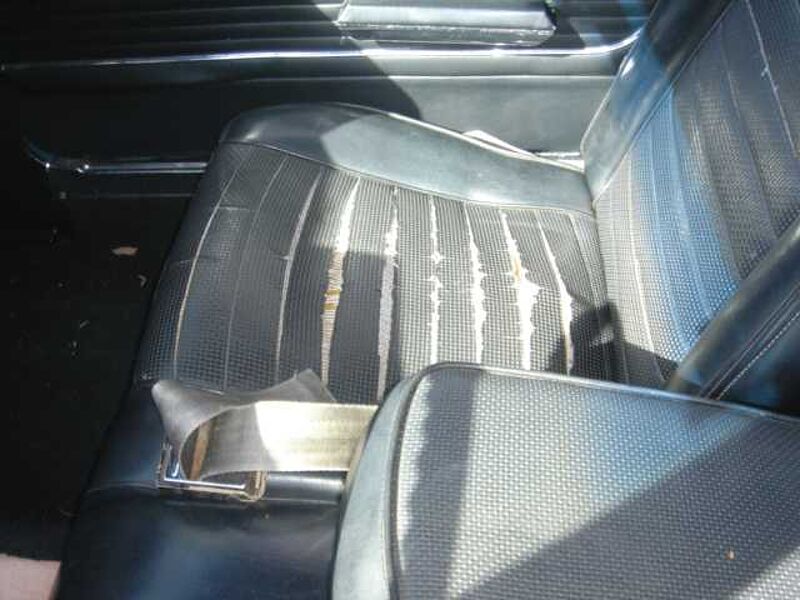 Ford Verkauft : Mustang 1966 Coupe Automatic 6 Zyl.