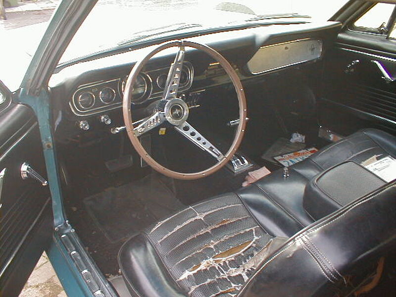 Ford Verkauft : Mustang 1966 Coupe Automatic 6 Zyl.