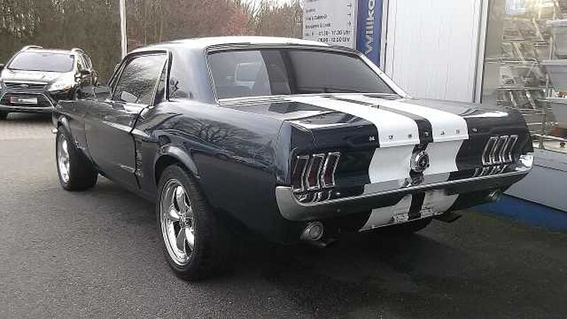 Ford Verkauft : Mustang Coupe V8 1967 Schaltwagen