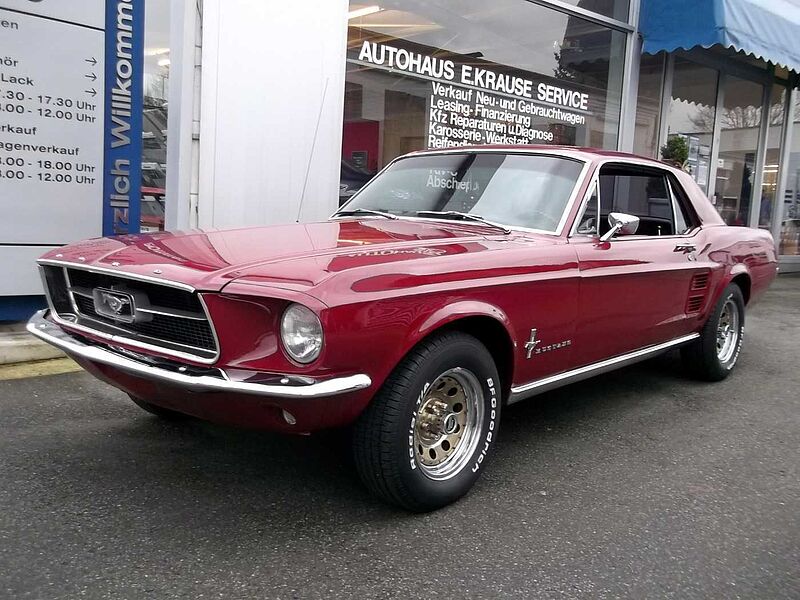 Ford Verkauft : Mustang Coupe V8 1967 Automatic/neuer Motor