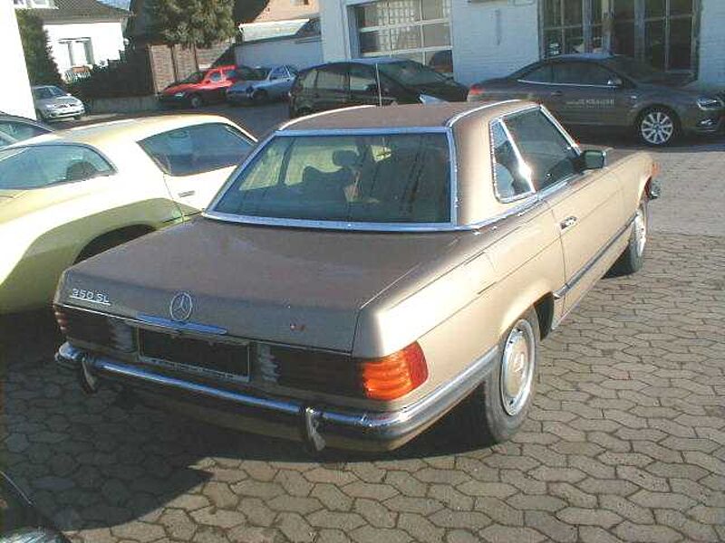Mercedes-Benz Verkauft : 350 SL / W 107 V8 4,5 Ltr. Automatik