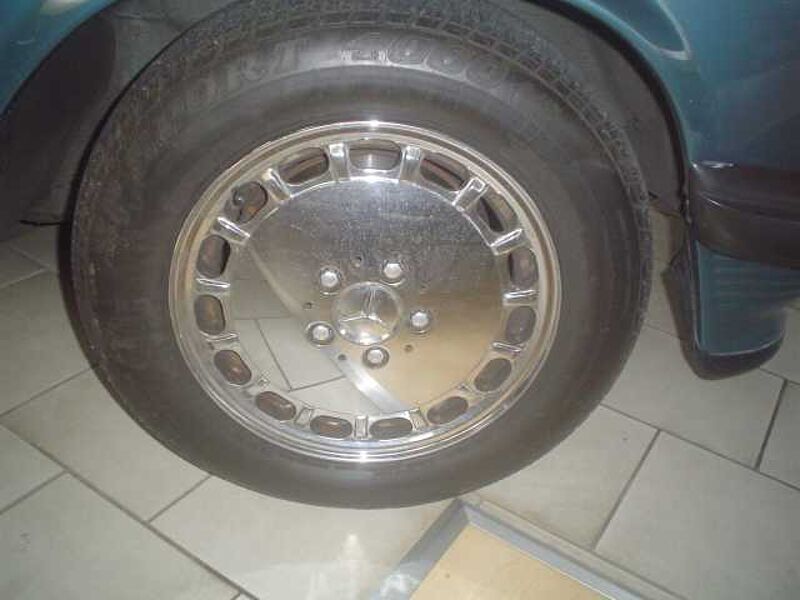 Mercedes-Benz Verkauft : 560 SL W107 Roadster Cabrio V8