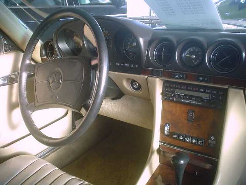 Mercedes-Benz Verkauft : 560 SL W107 Roadster Cabrio V8