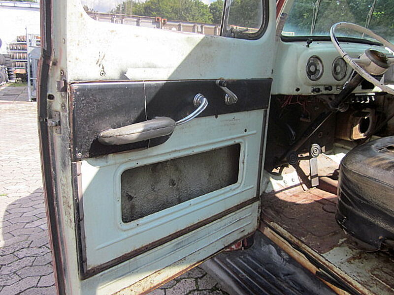 Ford Verkauft : Pickup F1 1952 V8 Flathead  Pick up / Kalifornien / sehr gutes Blech