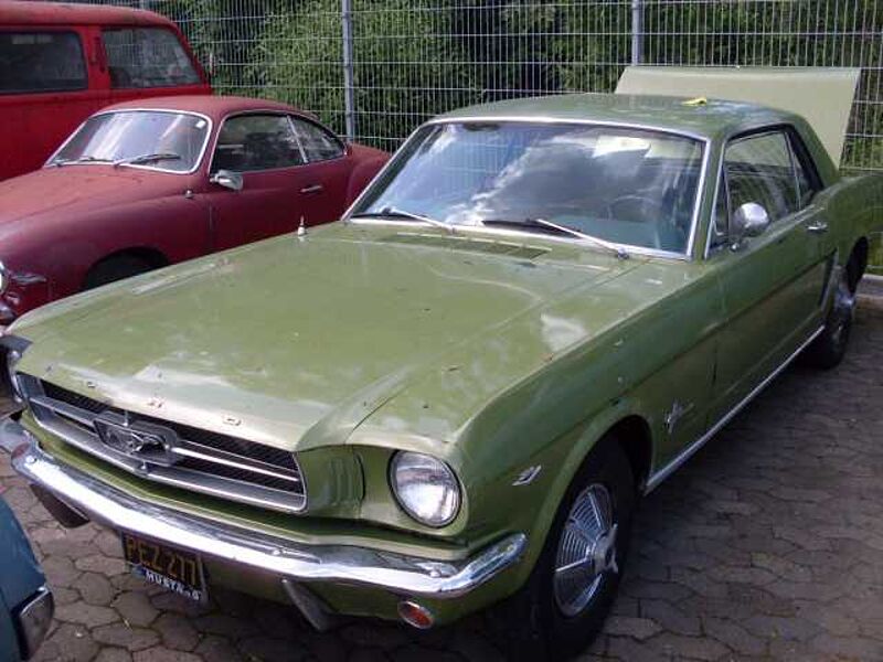 Ford Verkauft : Mustang Coupe 4,7 V8 Automatic