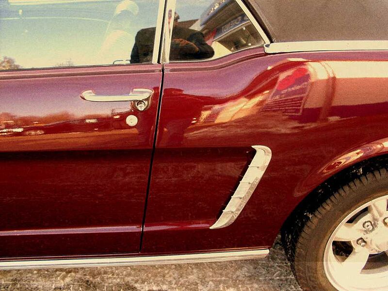 Ford Verkauft : Mustang V8 Cabrio 1965 / elektr. Dach, Ponyinterieur