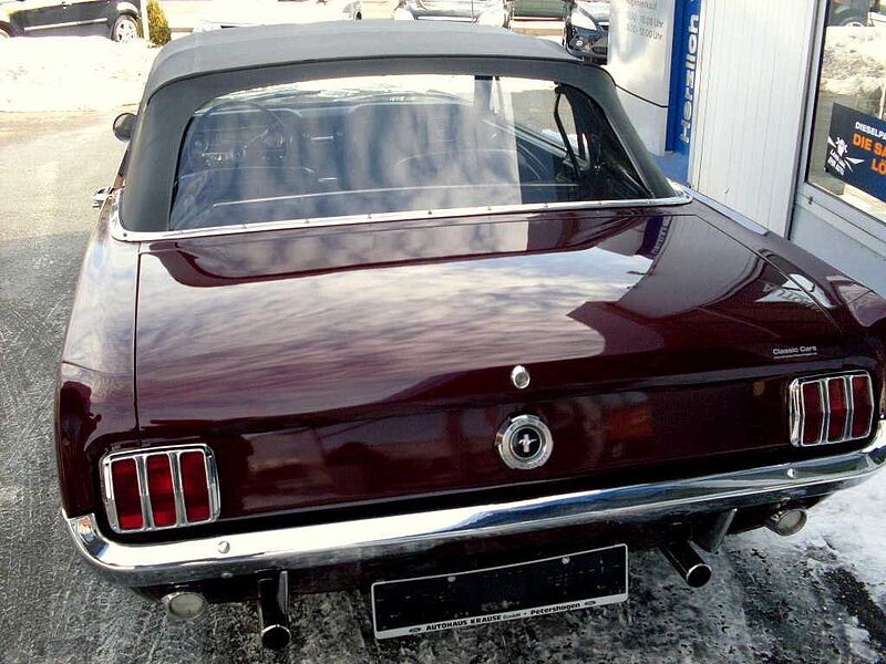 Ford Verkauft : Mustang V8 Cabrio 1965 / elektr. Dach, Ponyinterieur