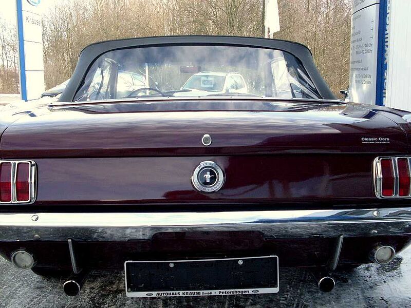 Ford Verkauft : Mustang V8 Cabrio 1965 / elektr. Dach, Ponyinterieur