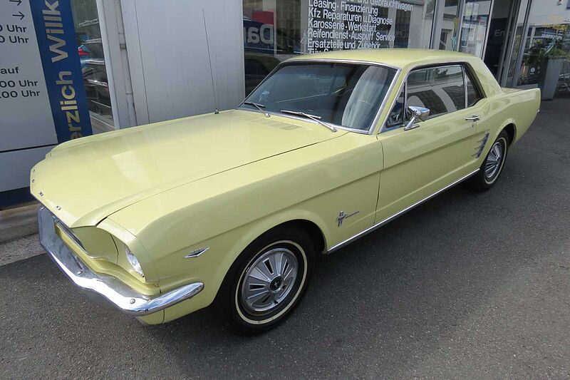 Ford Verkauft : Mustang Coupe 4.7 V8 Automatic