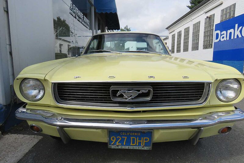 Ford Verkauft : Mustang Coupe 4.7 V8 Automatic