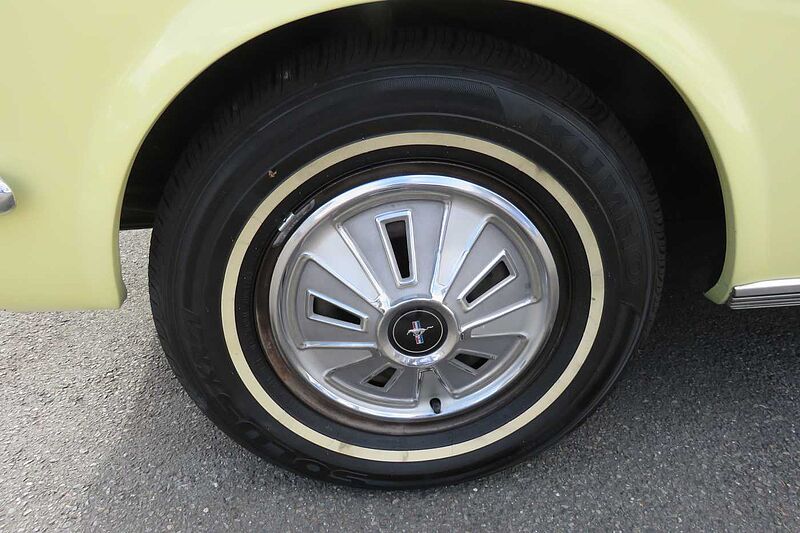 Ford Verkauft : Mustang Coupe 4.7 V8 Automatic