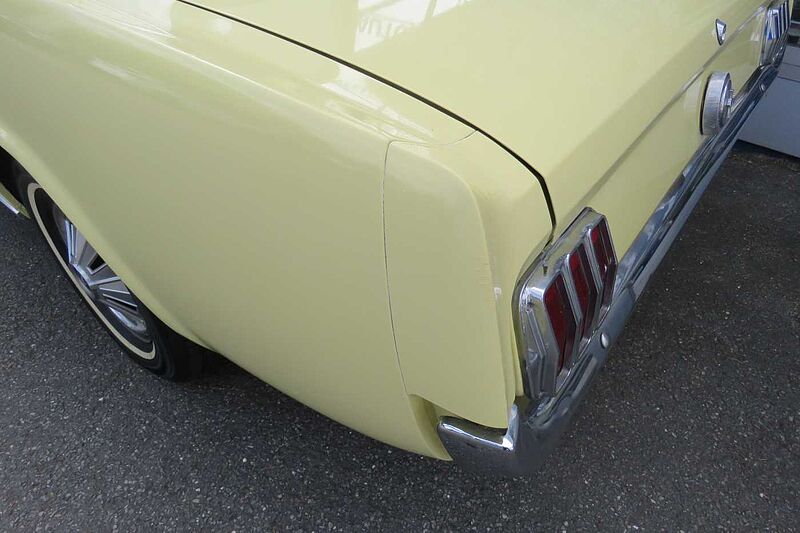 Ford Verkauft : Mustang Coupe 4.7 V8 Automatic