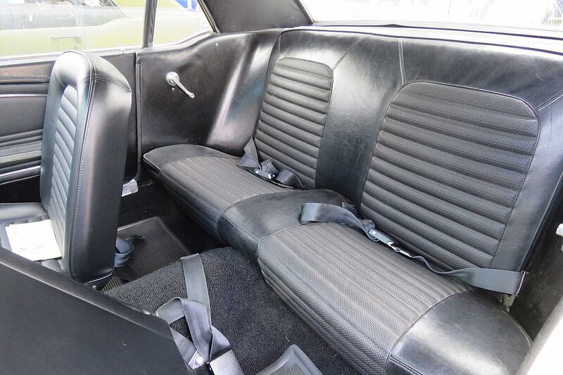 Ford Verkauft : Mustang Coupe 4.7 V8 Automatic