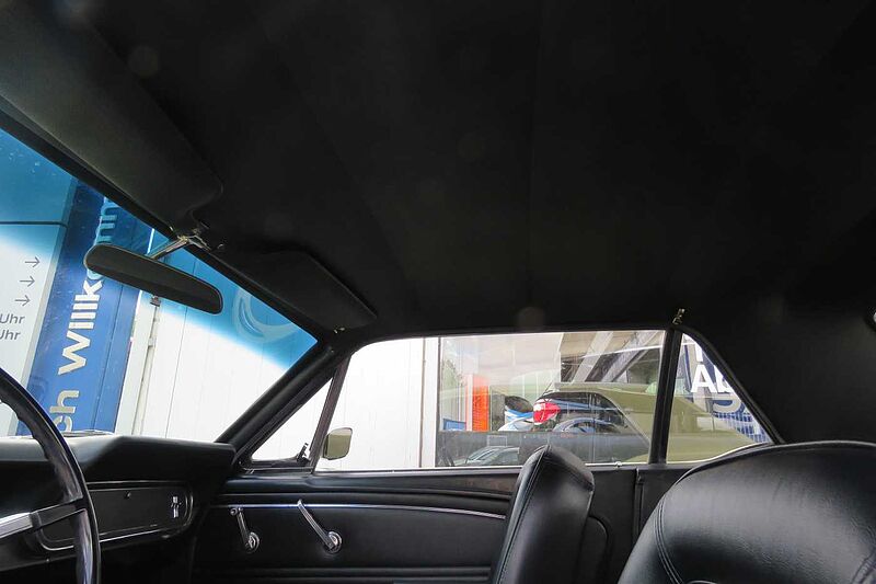 Ford Verkauft : Mustang Coupe 4.7 V8 Automatic