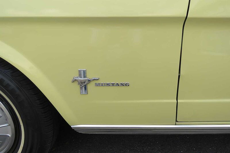 Ford Verkauft : Mustang Coupe 4.7 V8 Automatic