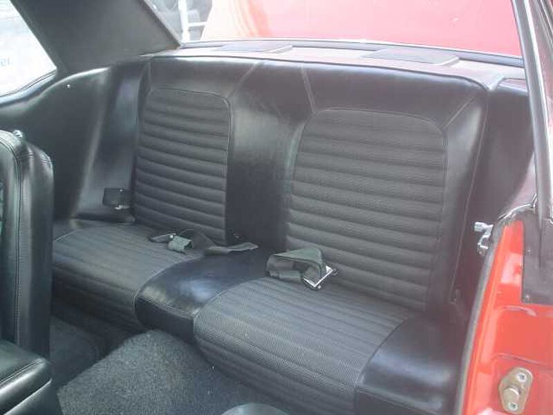 Ford Verkauft : Mustang Coupe 1966 / 4,7Ltr.  V8 California