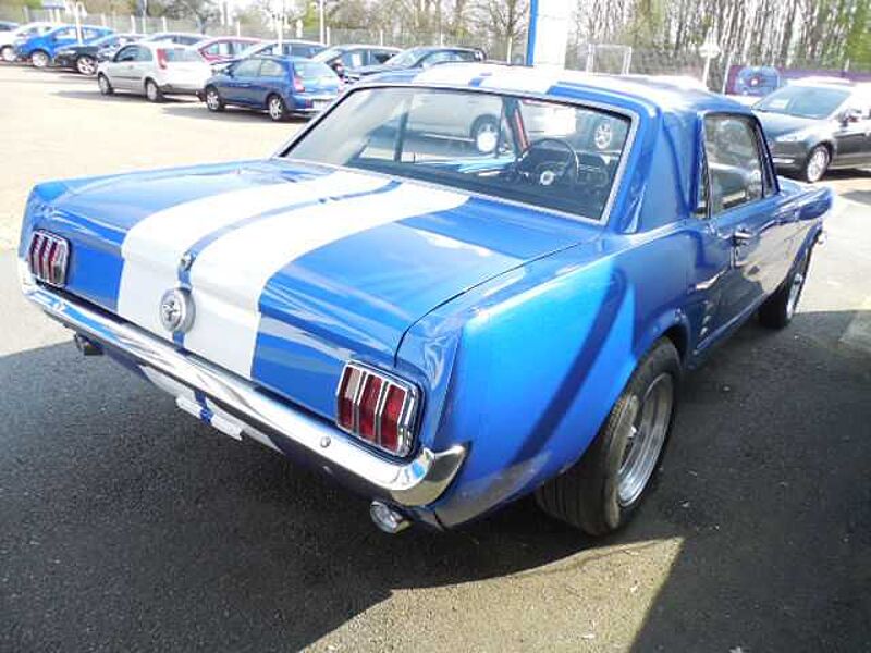 Ford Verkauft : Mustang V8 Coupe 1966 Automatic / Shelby Stripes