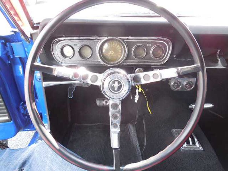 Ford Verkauft : Mustang V8 Coupe 1966 Automatic / Shelby Stripes