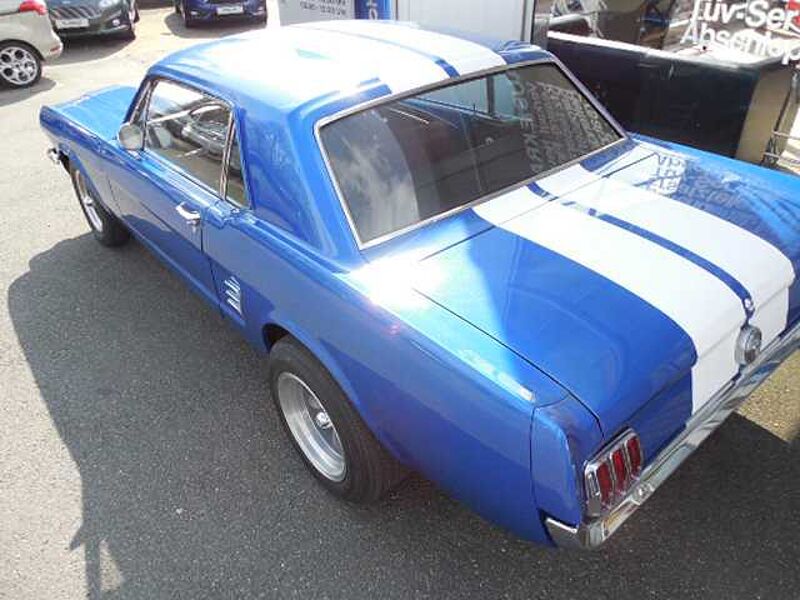 Ford Verkauft : Mustang V8 Coupe 1966 Automatic / Shelby Stripes