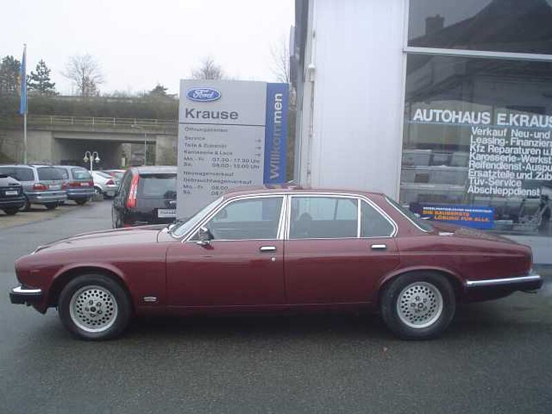 Jaguar Verkauft : Sovereign 5.3 V12 Lim. 4-türig/ Leder/ Automatic