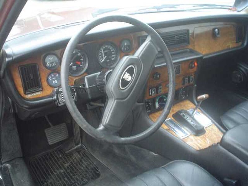 Jaguar Verkauft : Sovereign 5.3 V12 Lim. 4-türig/ Leder/ Automatic